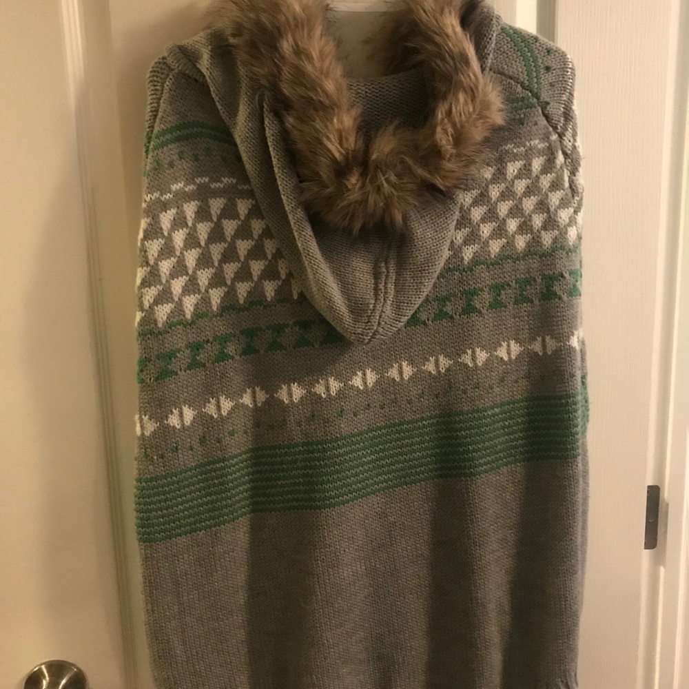 Poncho sweater